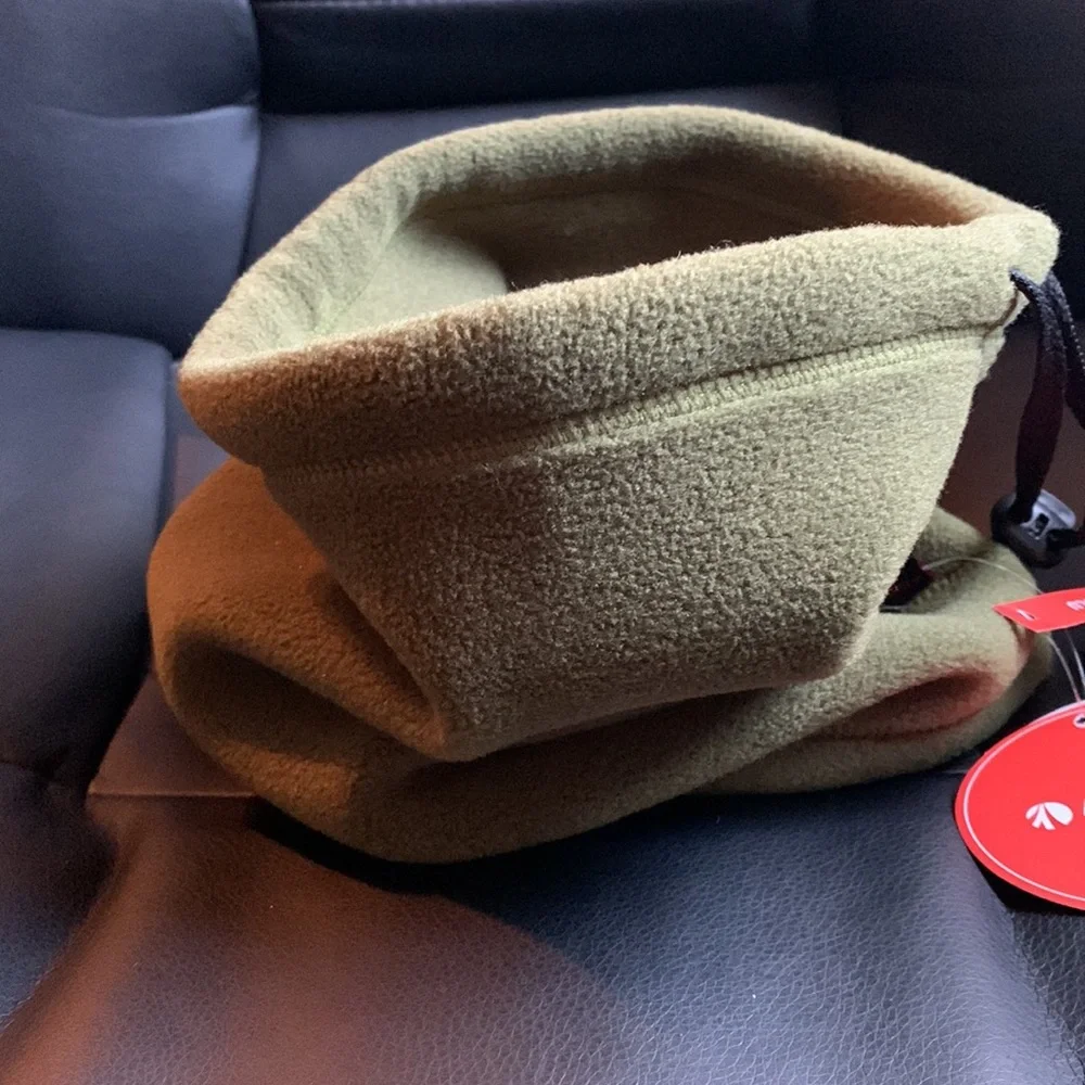 Aiwolu Unisex Neck Gaiter in Green